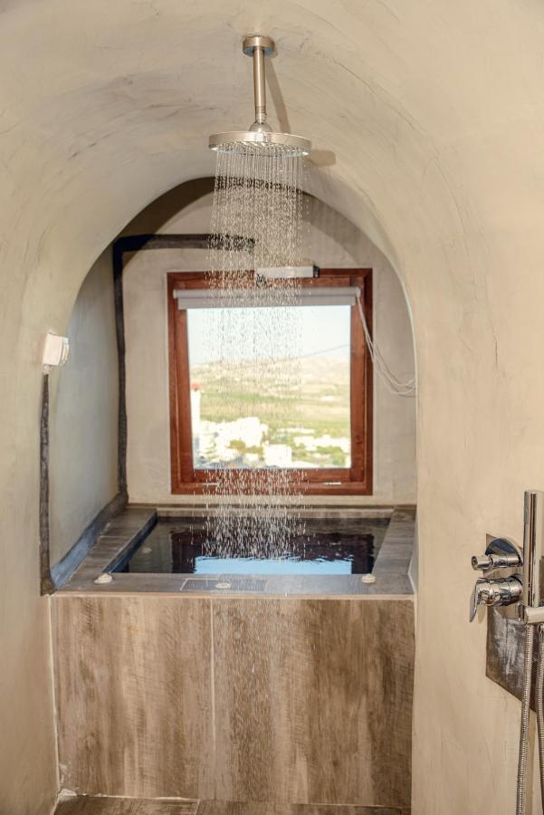 Santorini Rooftop Hot Tub With Panoramic Views Willa Akrotírion