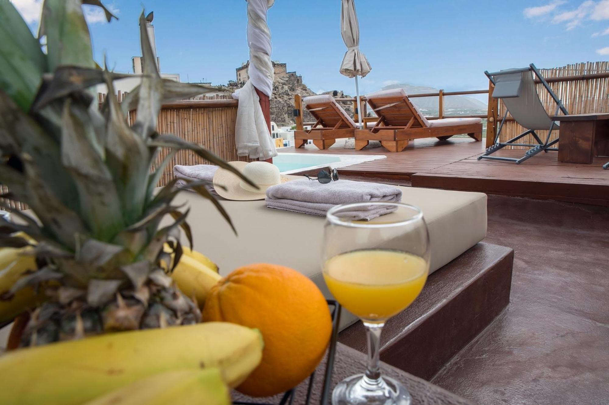 Willa Santorini Rooftop Hot Tub With Panoramic Views