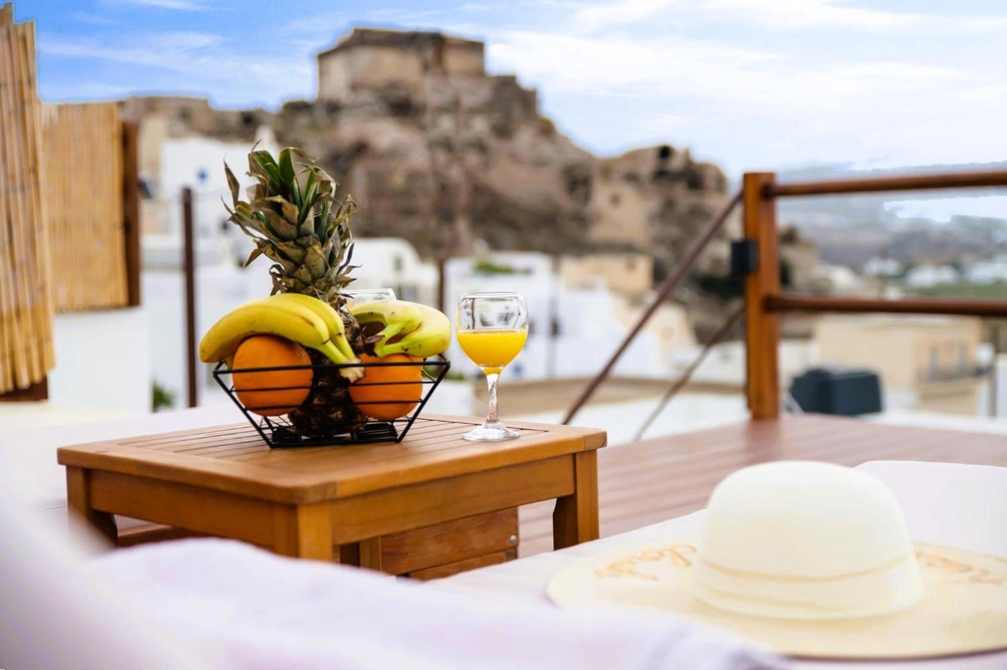 Santorini Rooftop Hot Tub With Panoramic Views Akrotírion