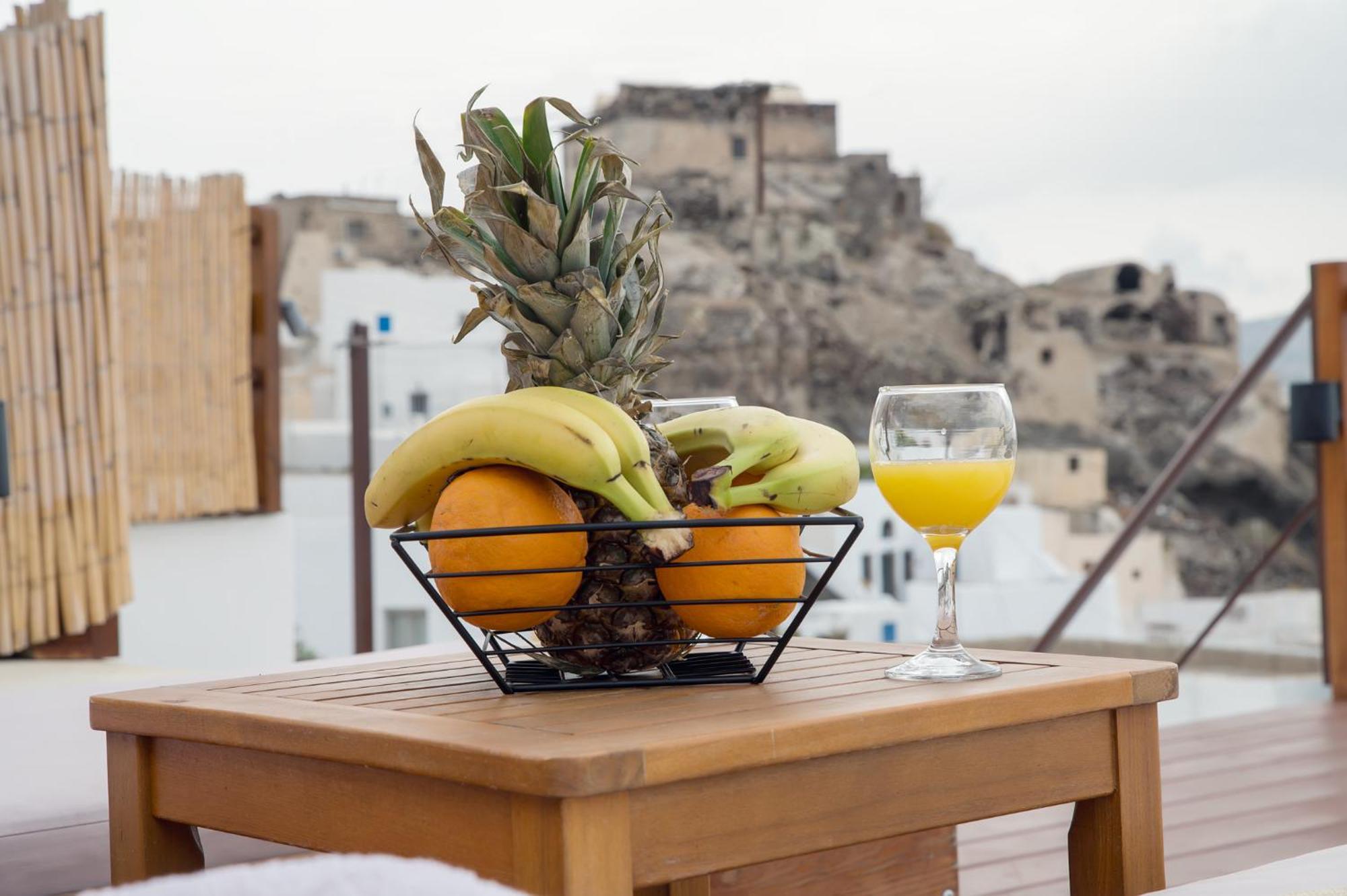 Santorini Rooftop Hot Tub With Panoramic Views Willa *