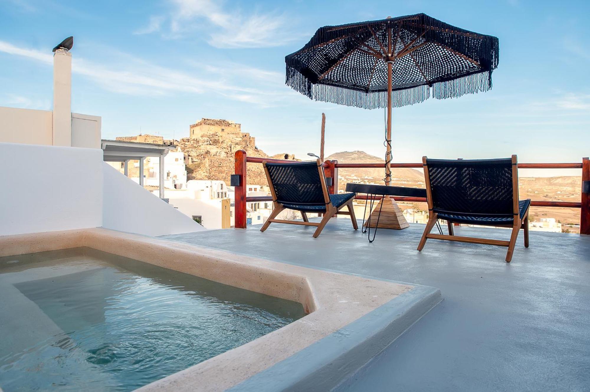 Santorini Rooftop Hot Tub With Panoramic Views Akrotiri (Santorini)